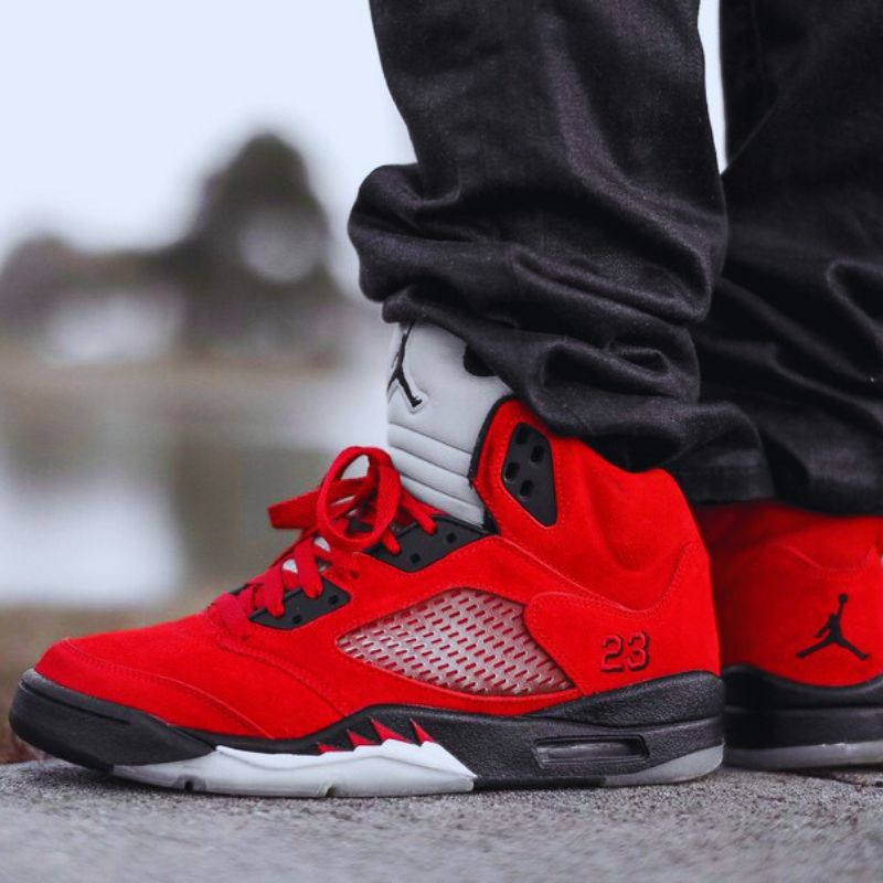 Jordan 5 bred on feet best sale