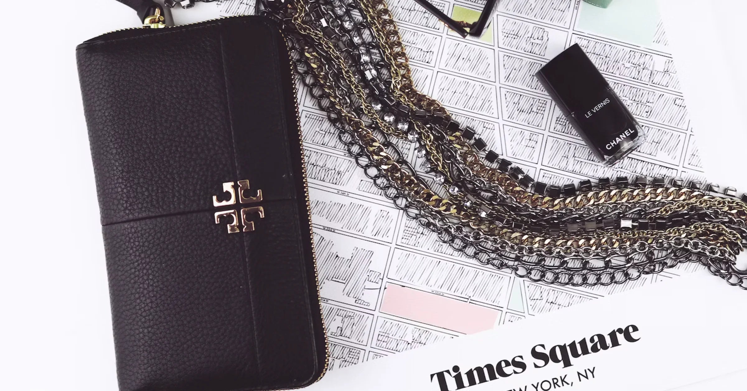 How to Spot a Fake Tory Burch Bag?
