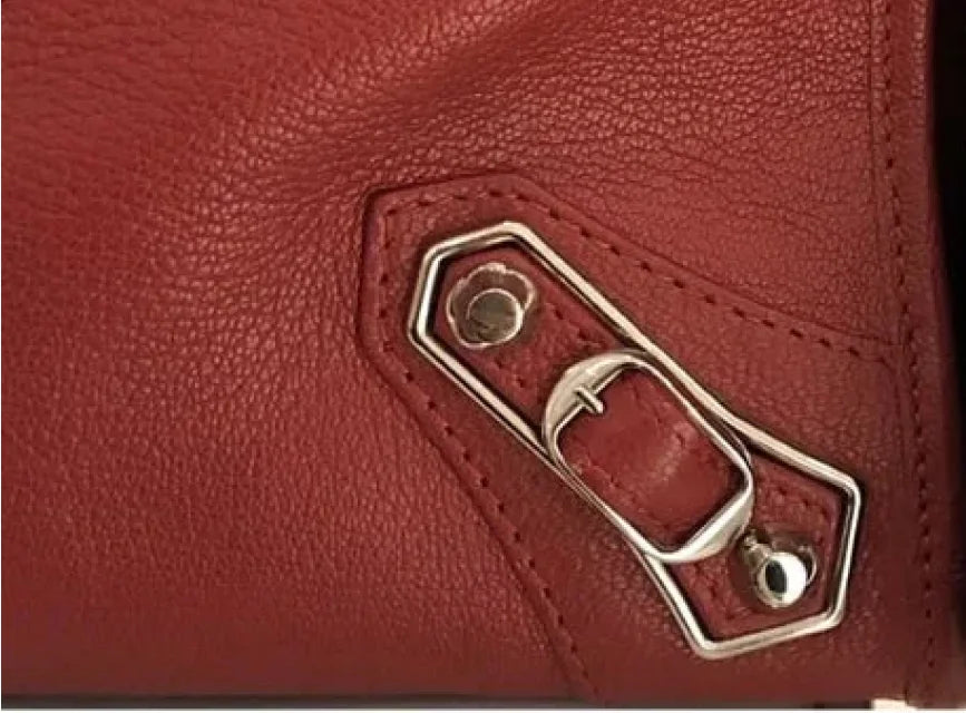 High-Quality Leather of an Authentic Balenciaga City Bag