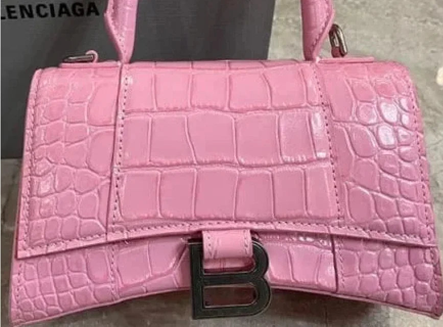 Fake Balenciaga Bags are made of Poor Quality Materials and Craftsmanship