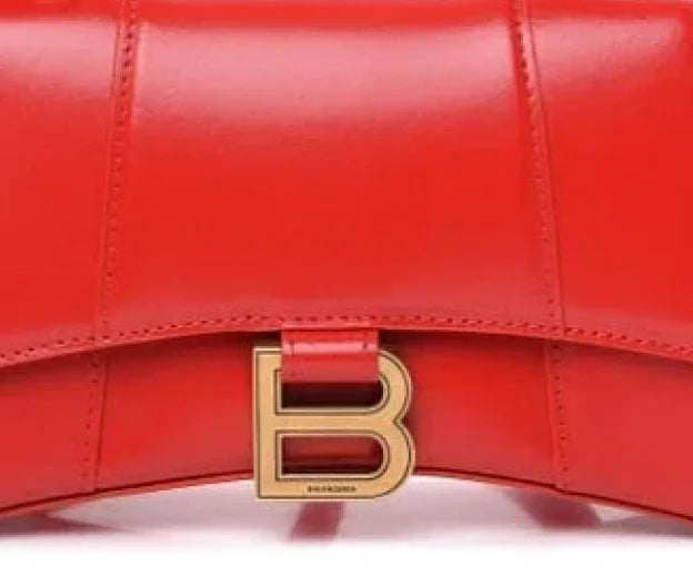 Authentic Balenciaga bags have a Natural Grain