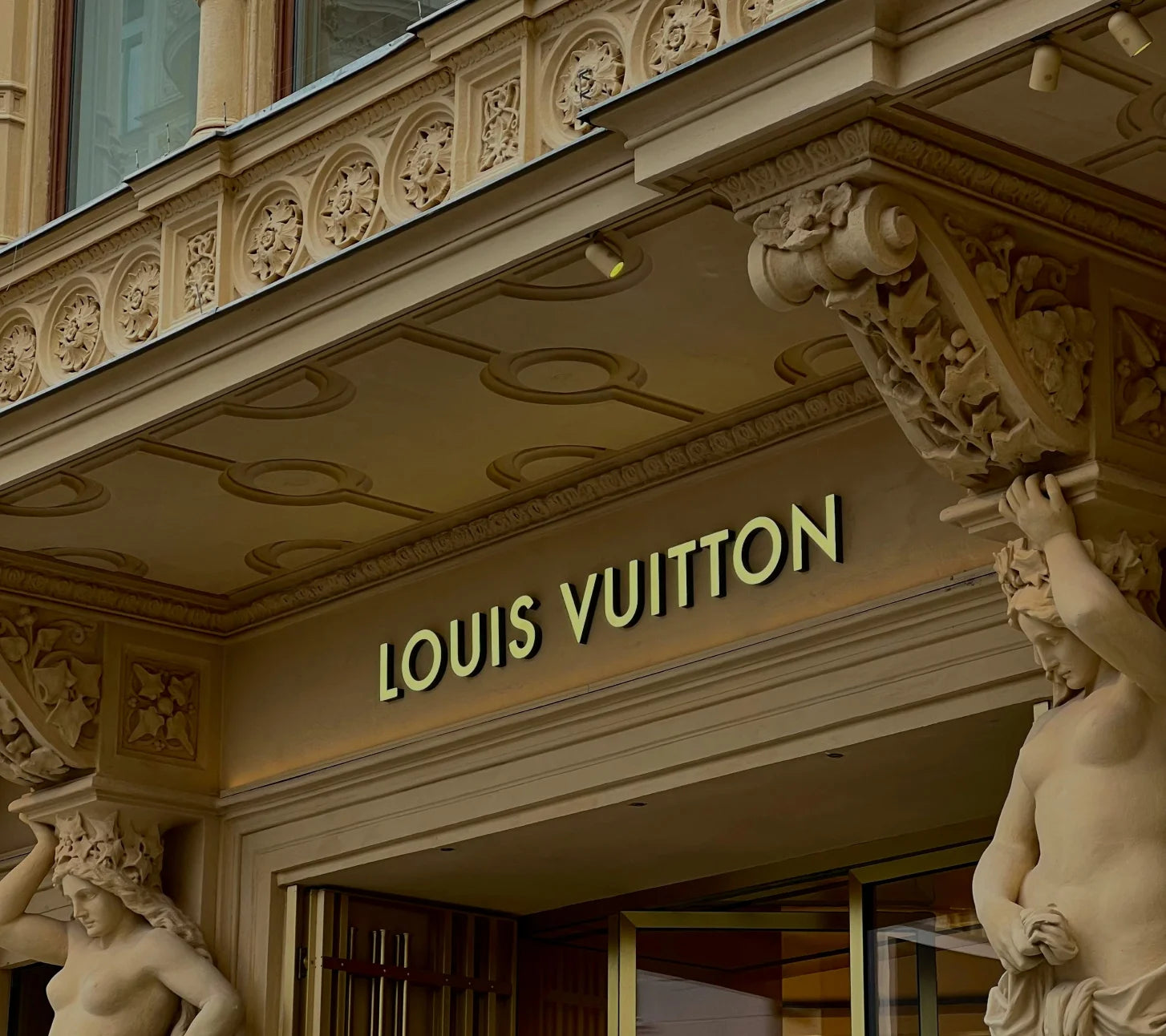 Louis Vuitton authentication service