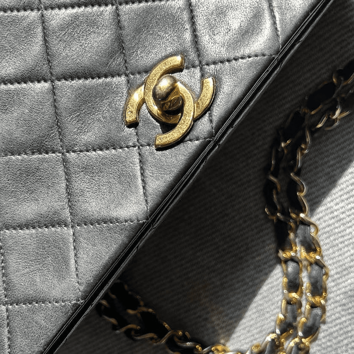 how to identify a real chanel bag
