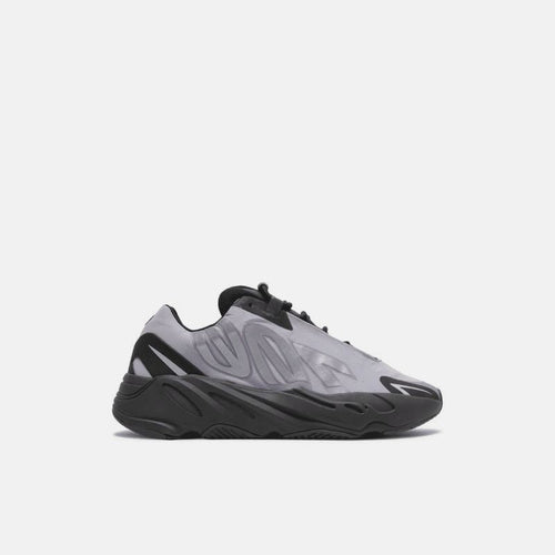 fake yeezy 700 black
