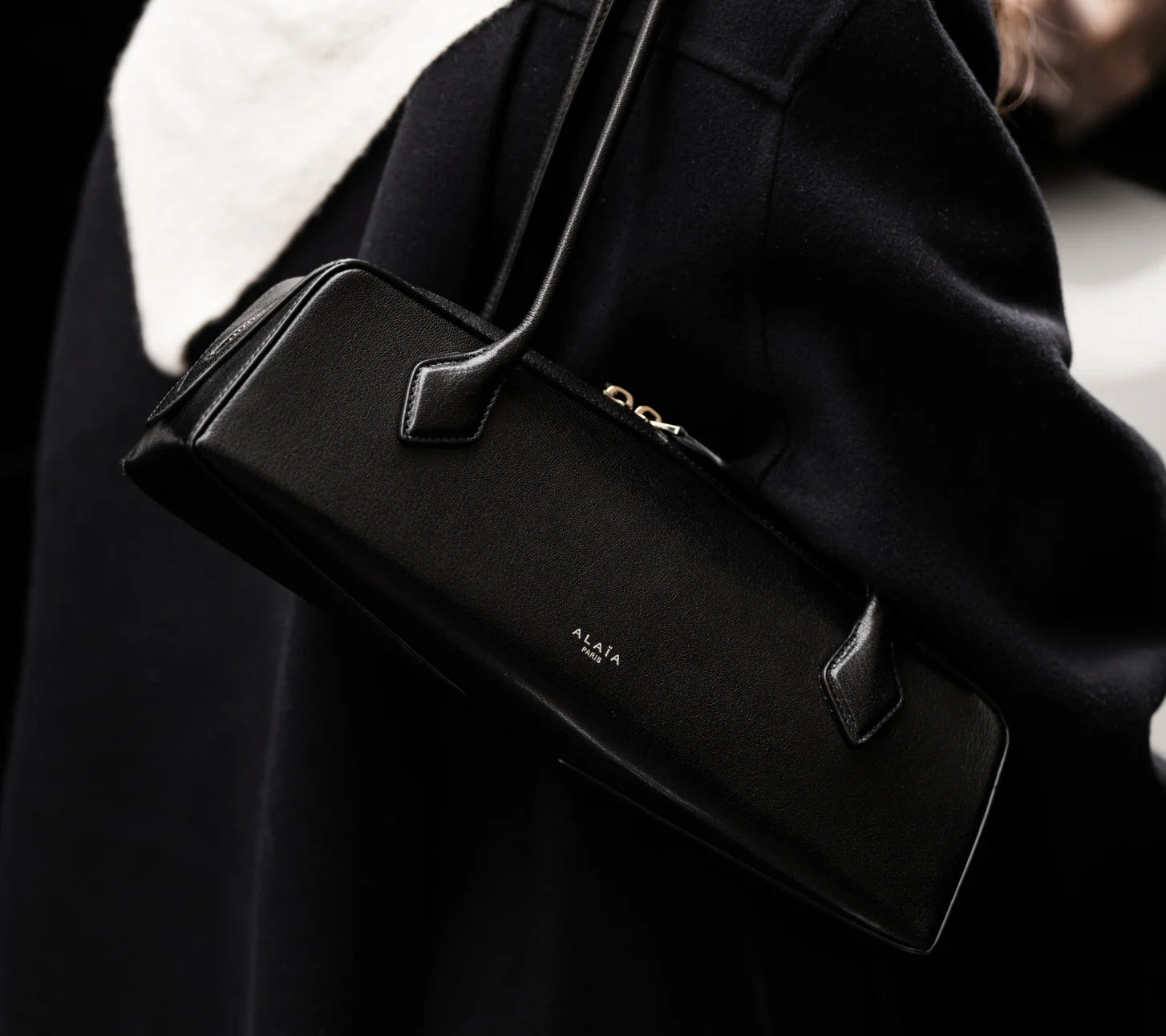 安心の関税送料込&国内追跡発送】25SS新作 VIP価格 ALAIA 安心の関税送料込&国内追跡発送】25SS新作 VIP価格 ALAIA