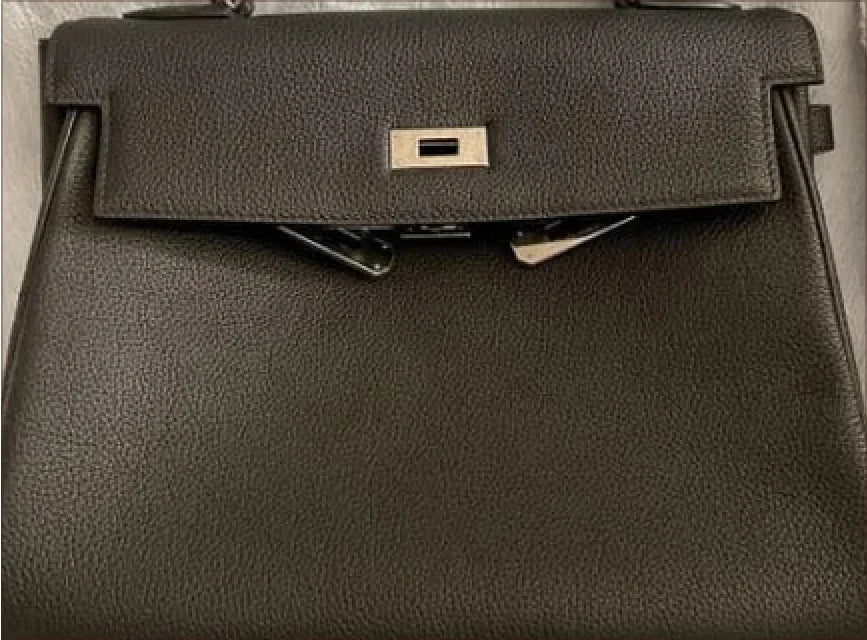 Spotting fake Hermes bag: Inferior Leather Quality