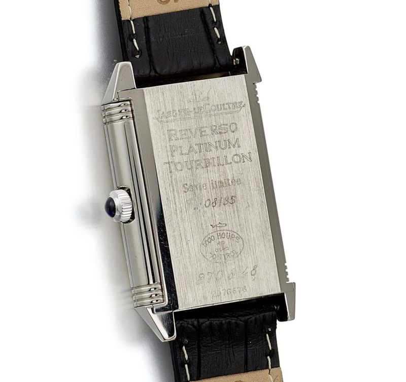 Fondo de caja de un Jaeger-LeCoultre Reverso, con los números de edición limitada y de caja grabados